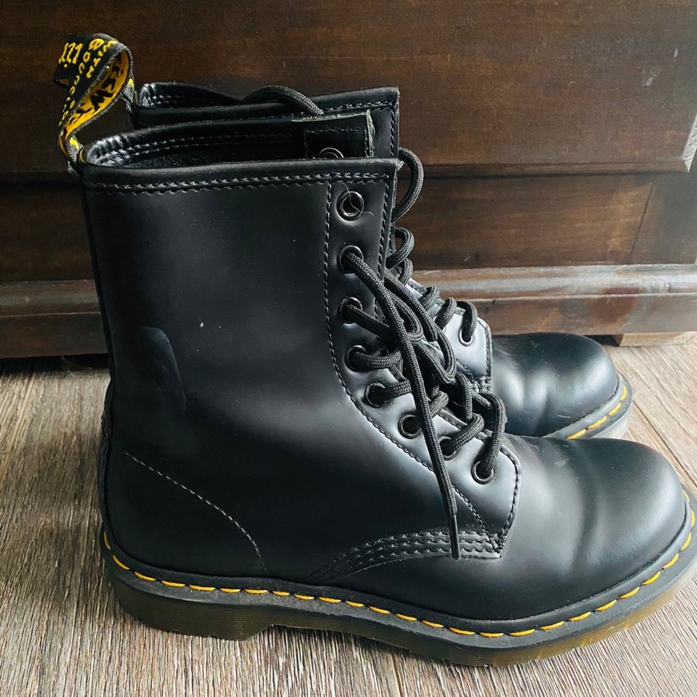Doc Martens - Size 8 (Women’s) / Size 6 (Men’s)